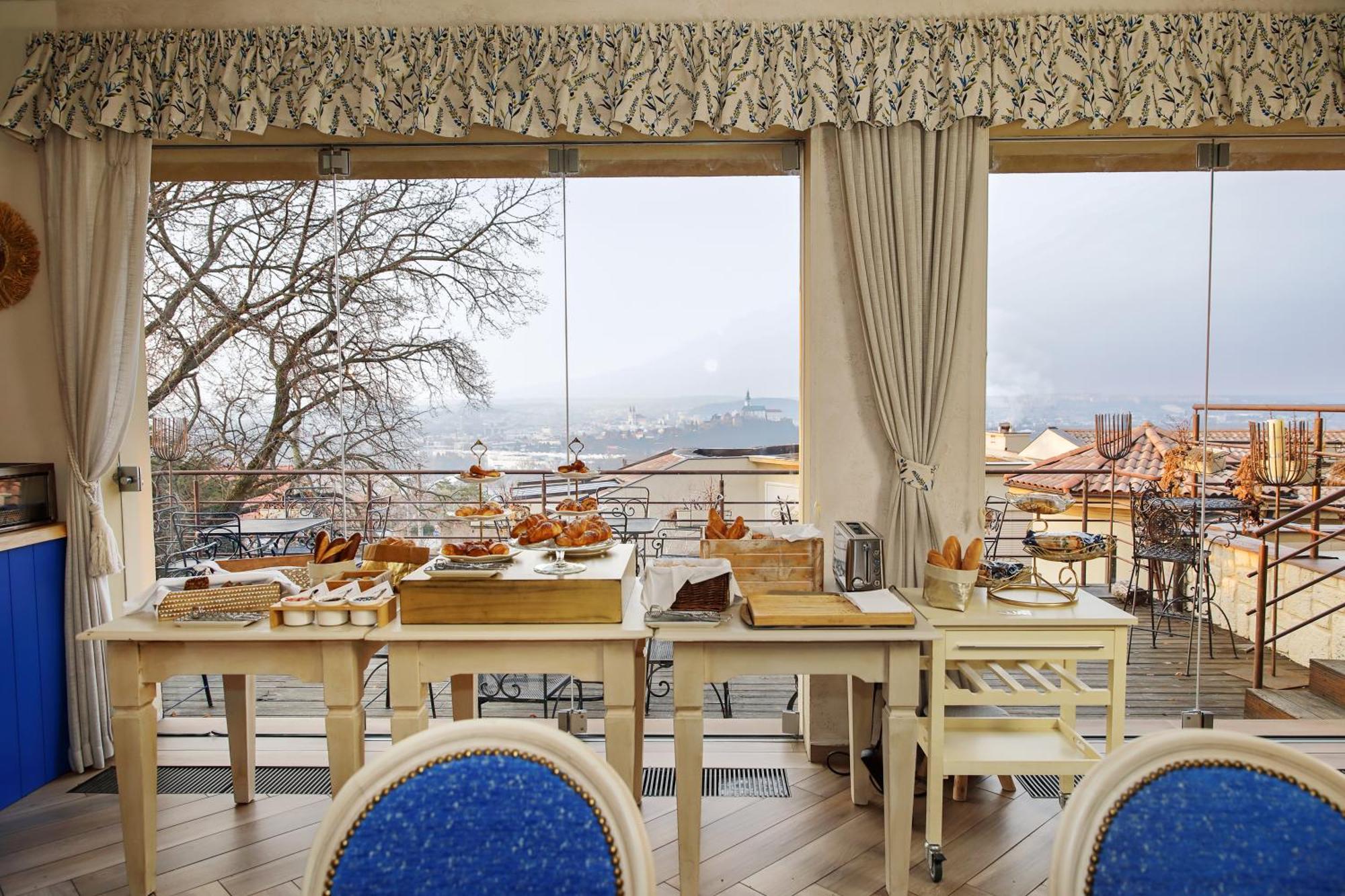 Hotel Zlaty Klucik - Golden Key With Luxury Spa Νίτρα Εξωτερικό φωτογραφία