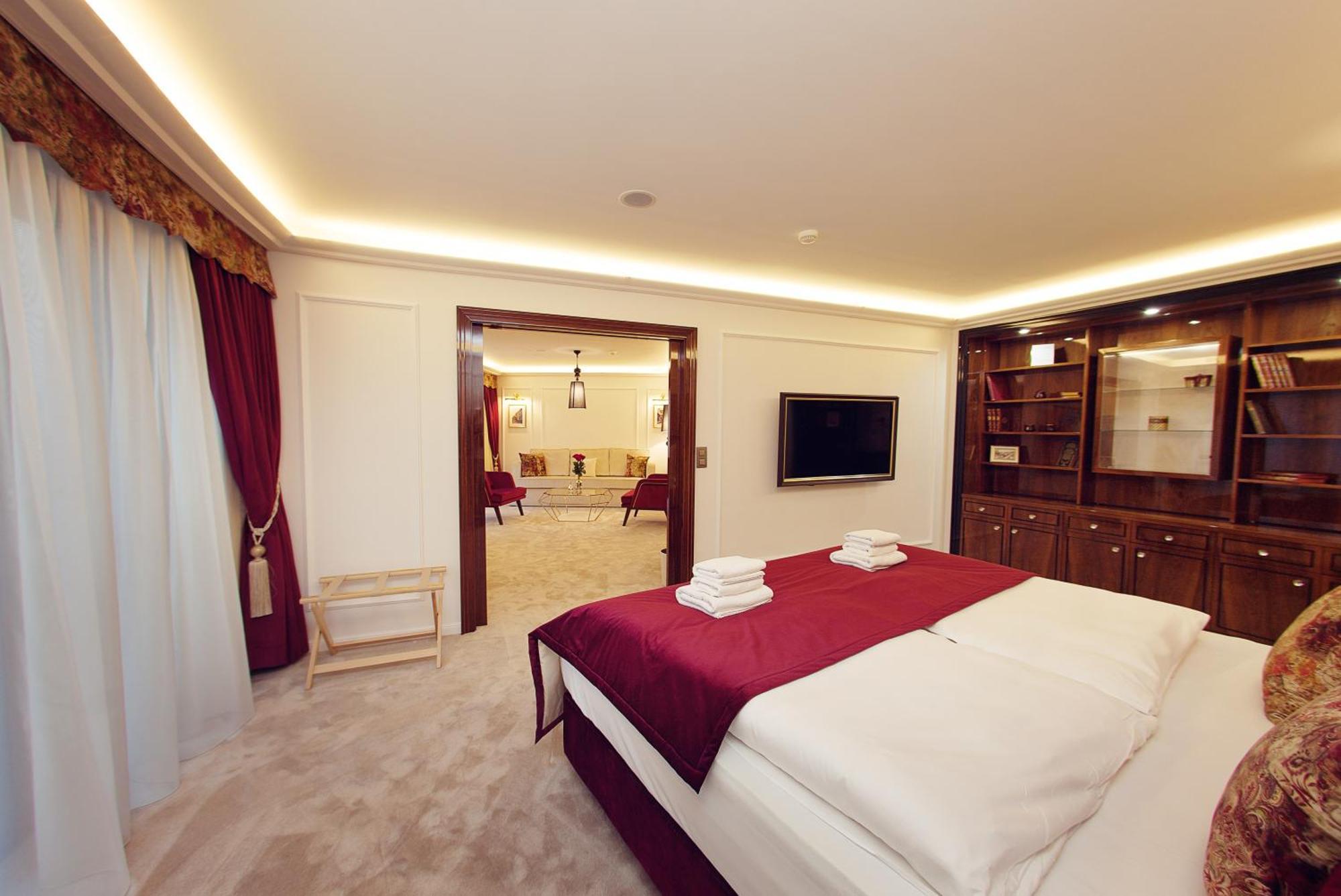 Hotel Zlaty Klucik - Golden Key With Luxury Spa Νίτρα Εξωτερικό φωτογραφία