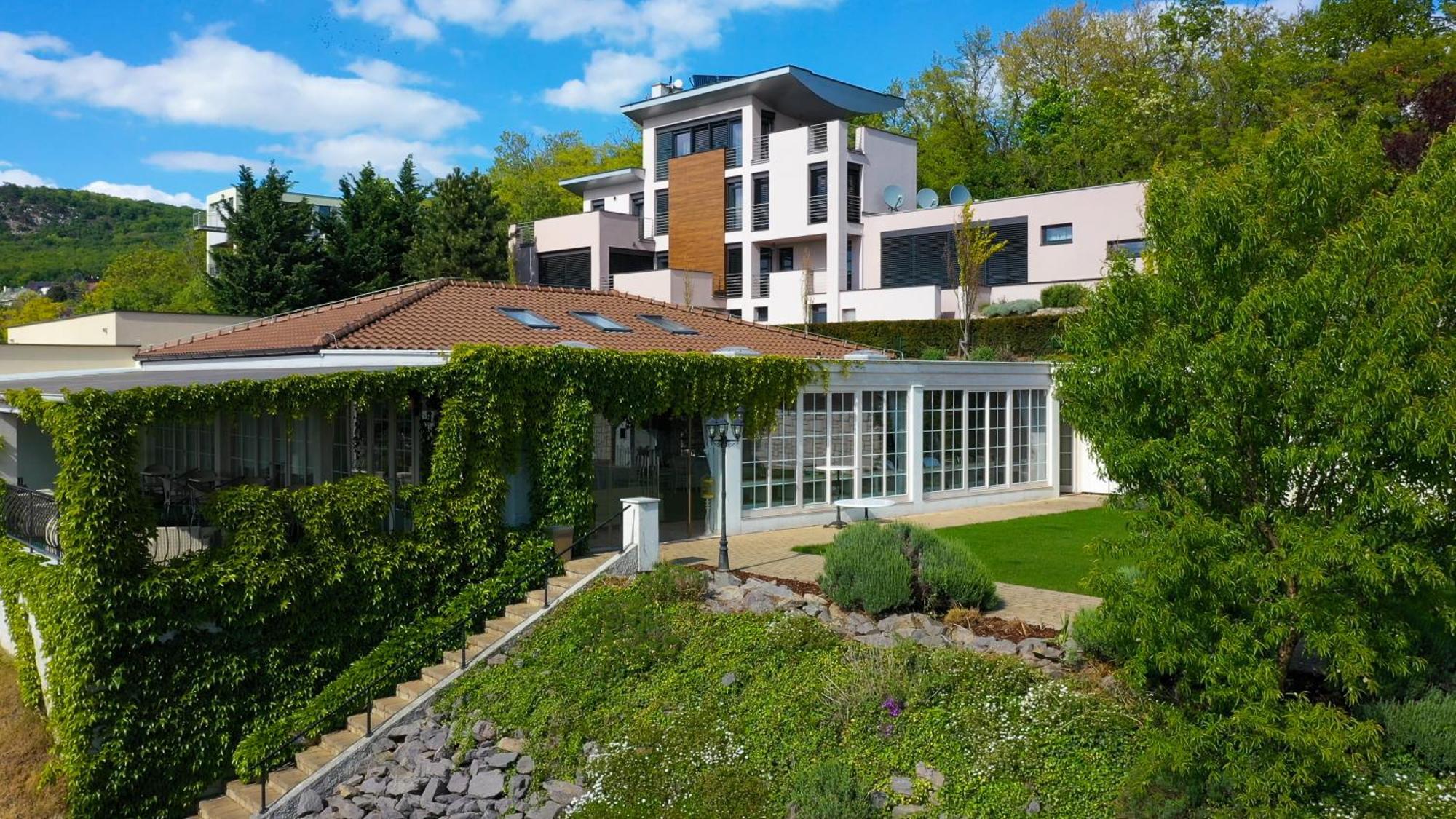 Hotel Zlaty Klucik - Golden Key With Luxury Spa Νίτρα Εξωτερικό φωτογραφία